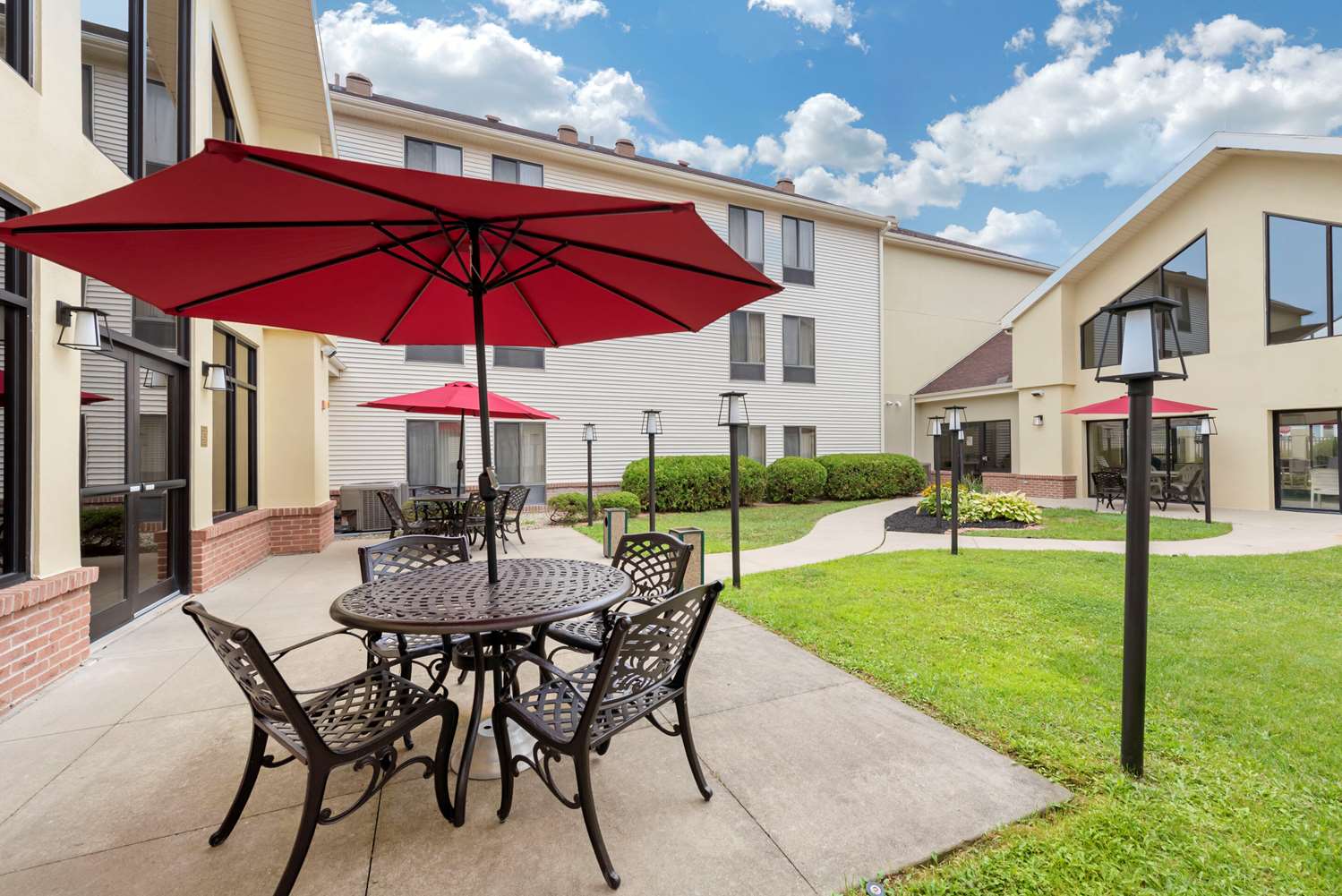 Comfort Inn & Suites Warsaw near US-30 44/44