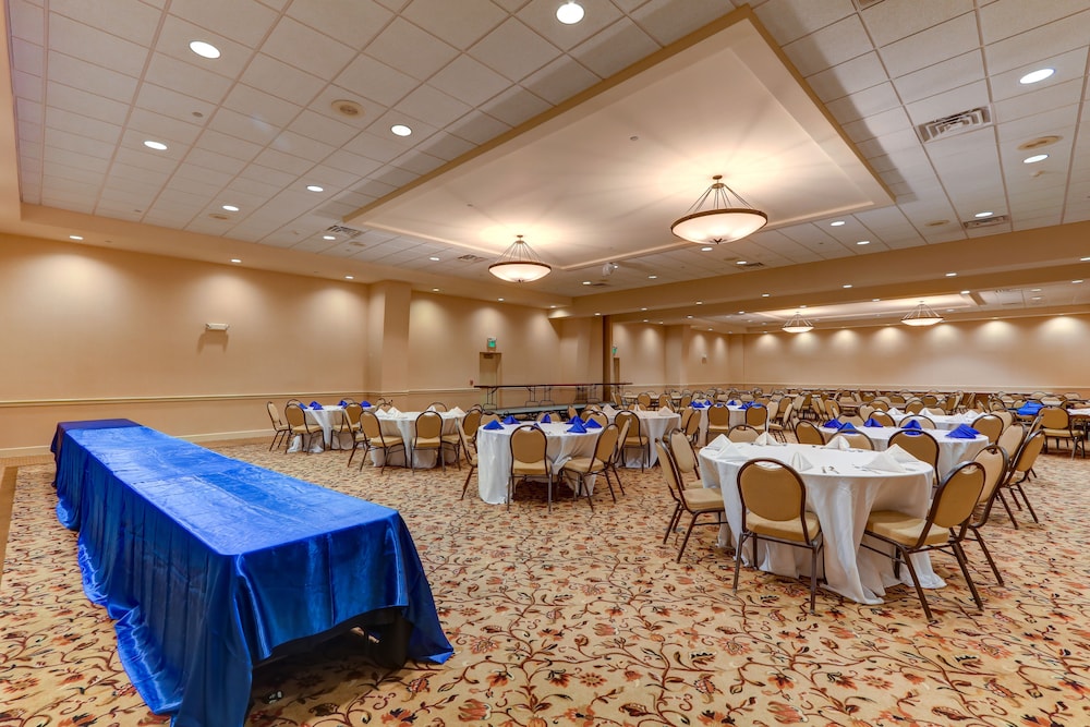 Chateau Resort & Conference Center 42/73