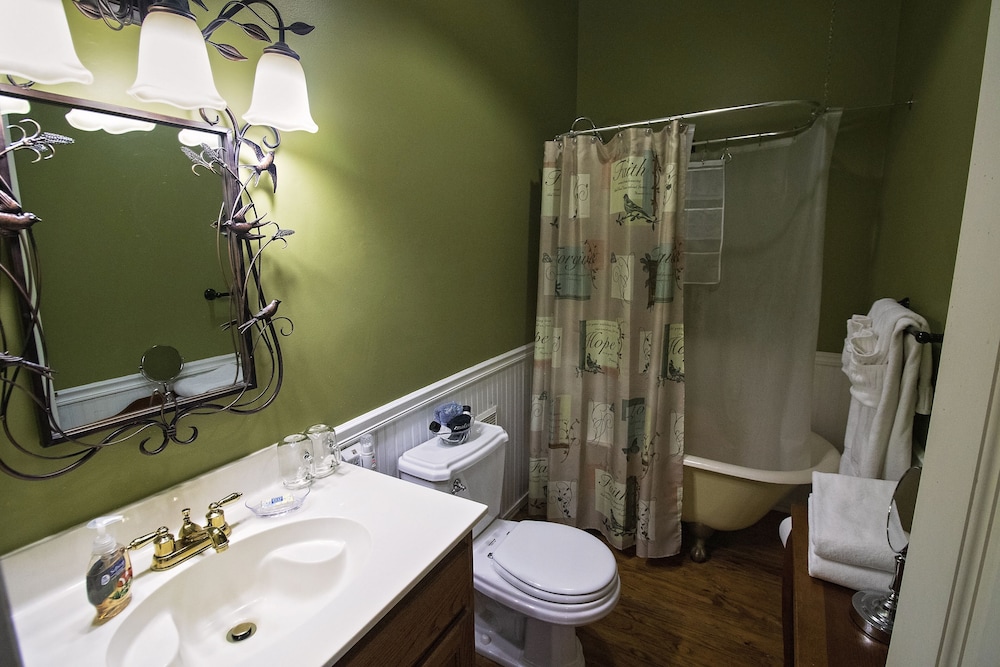 White Oak Manor Bed Breakfast 39/44
