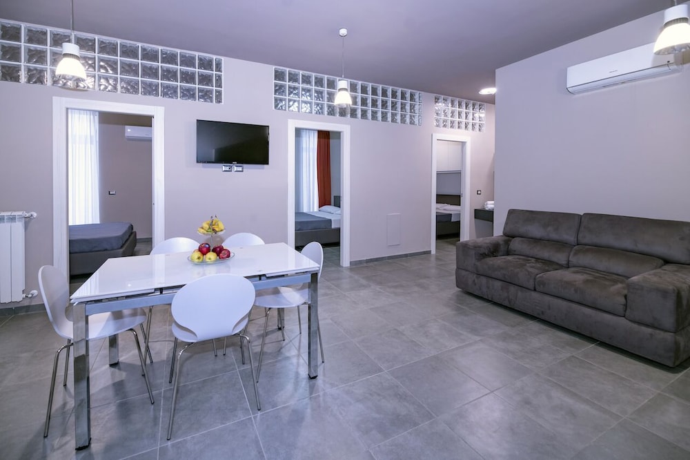 ERACLE HOTEL 36/61