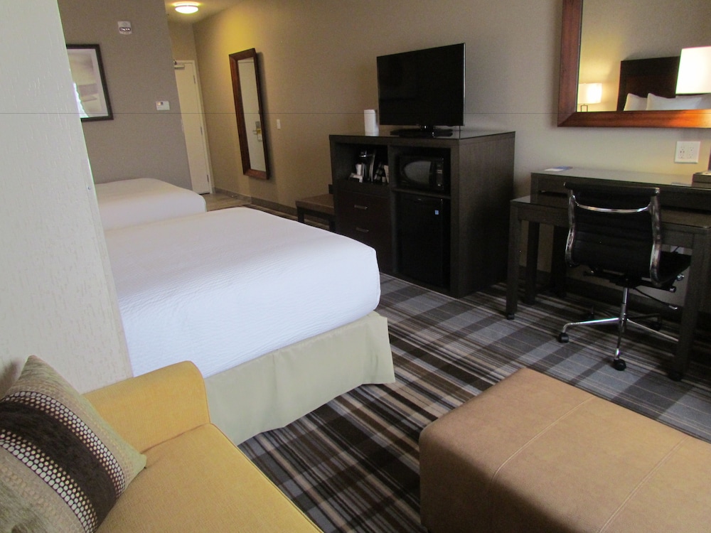 Fairfield Inn & Suites by Marriott Airdrie 24/54