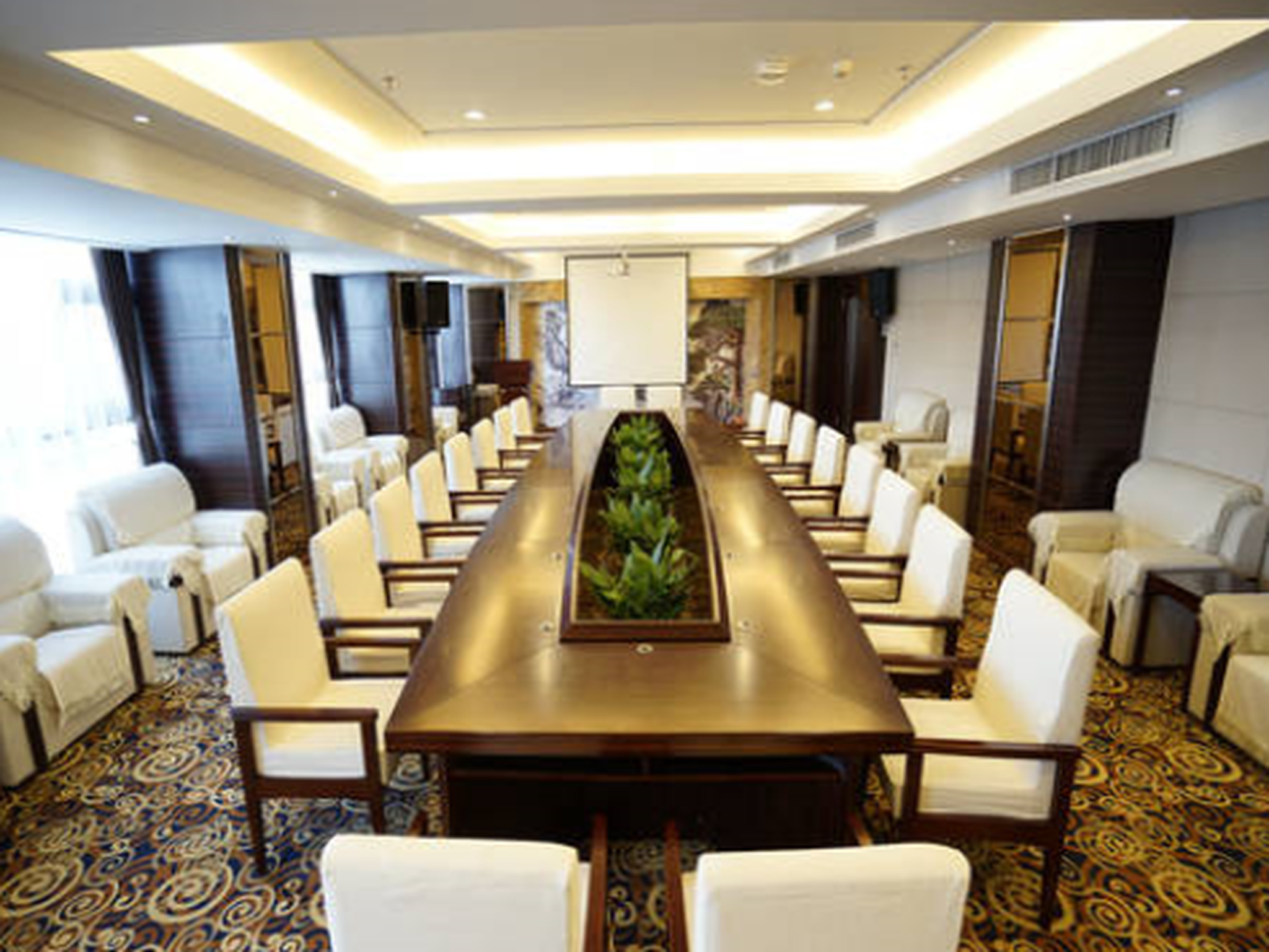 Vienna International Hotel (Zhumadian Huayuan Xuefu) 32/37