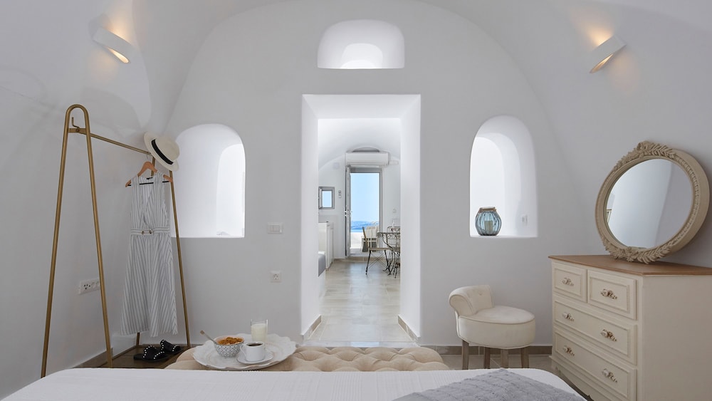 Villa, Queen and Twin Beds, Caldera View, Outdoor Jetted Tub