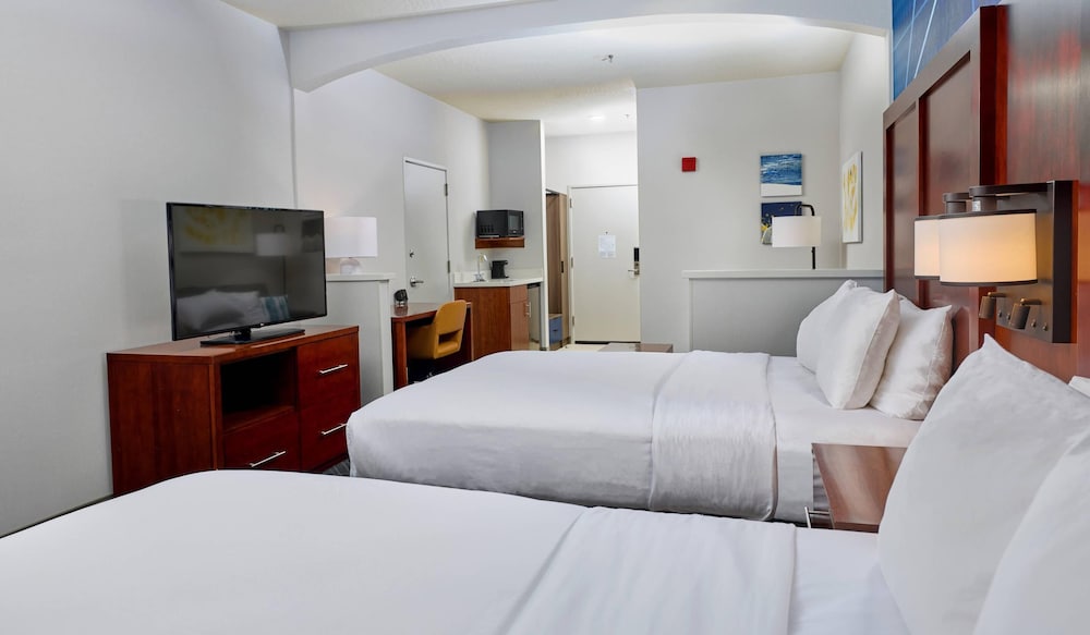 Studio, Suite, 1 Single and 2 Queen Beds، Comfort Suites Springfield RiverBend Medical 5/8