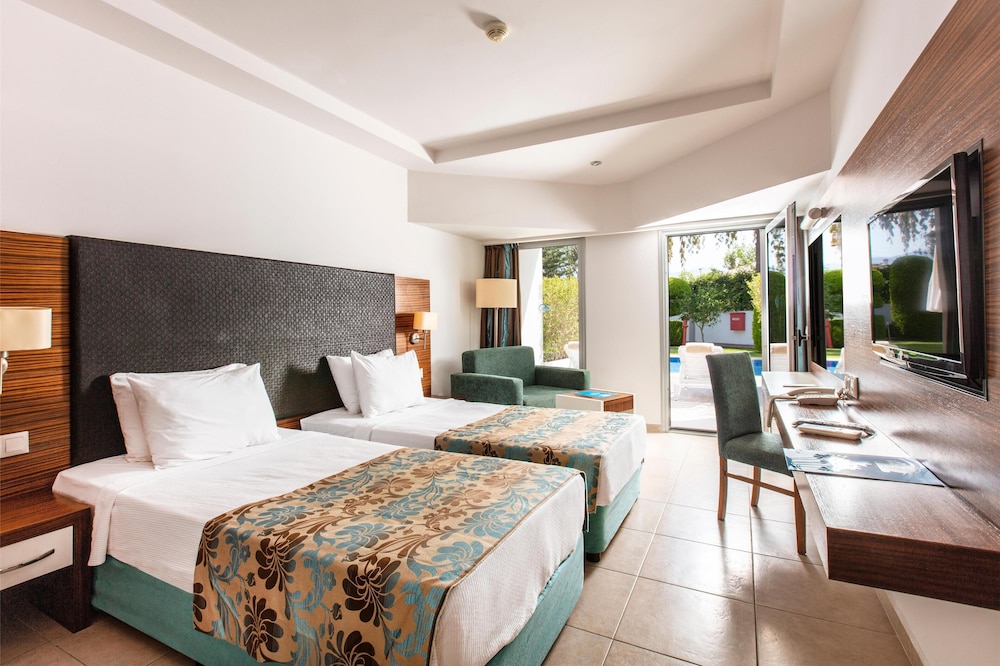 Palm Wings Beach Resort&Spa Kusadasi 16/50