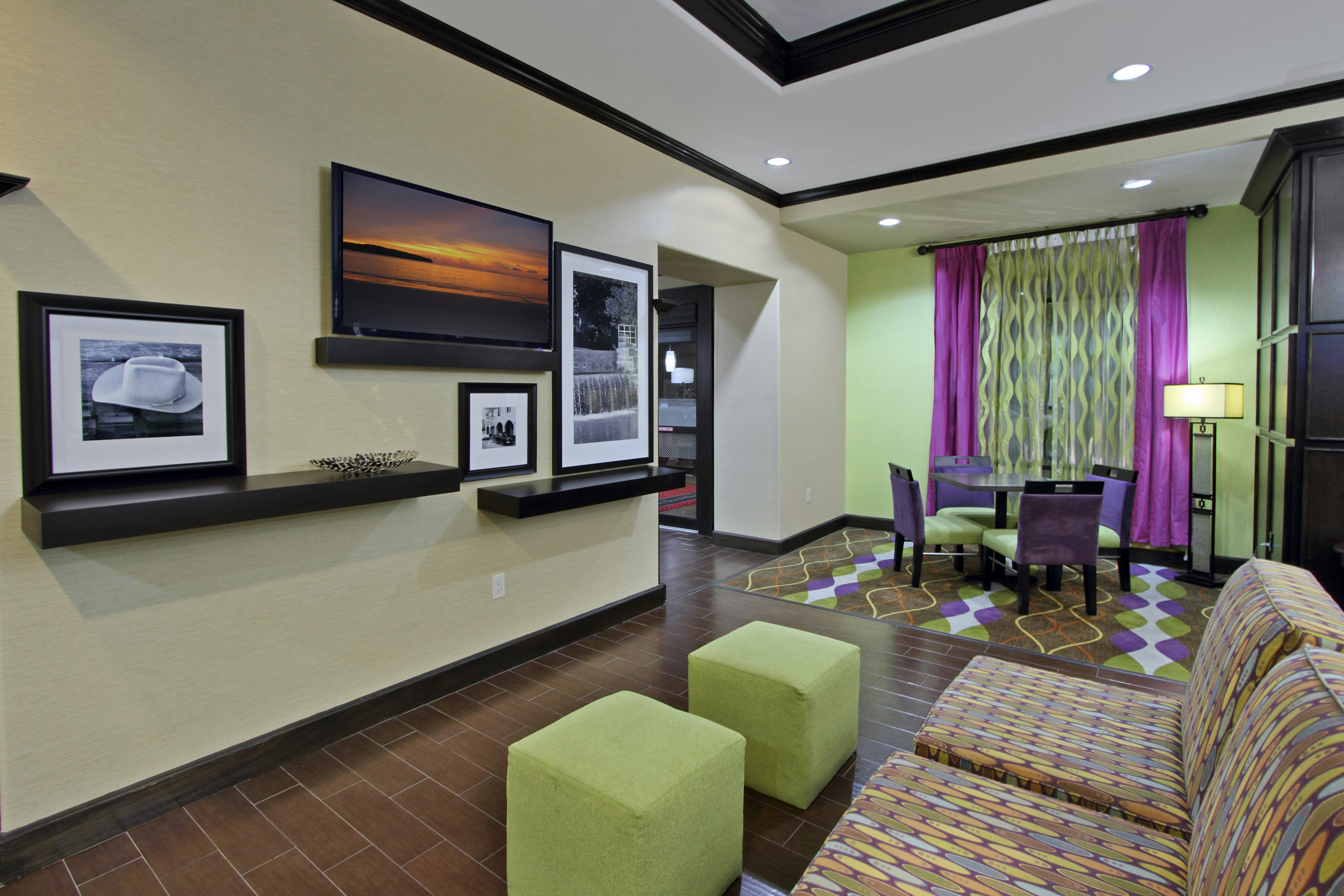 Hampton Inn Beeville 23/37