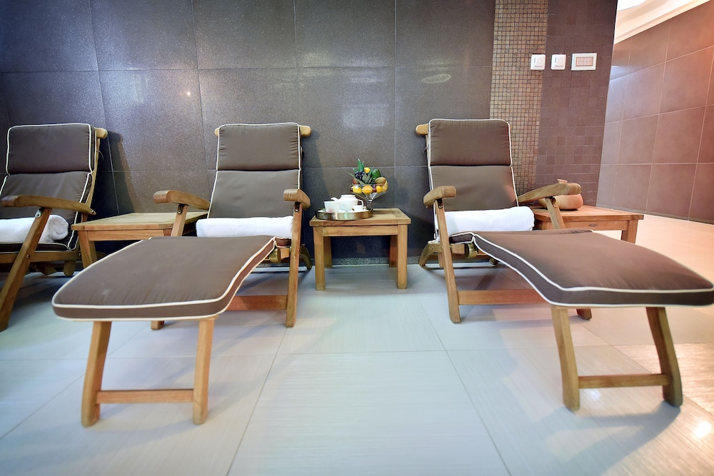 Ziya Hotel 58/67