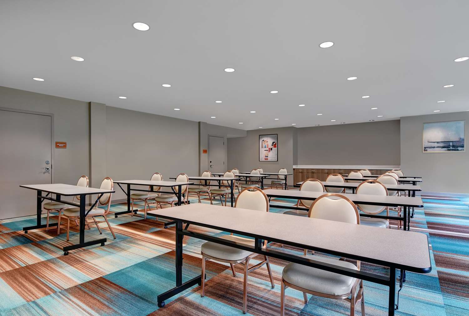 restaurant cafeteria