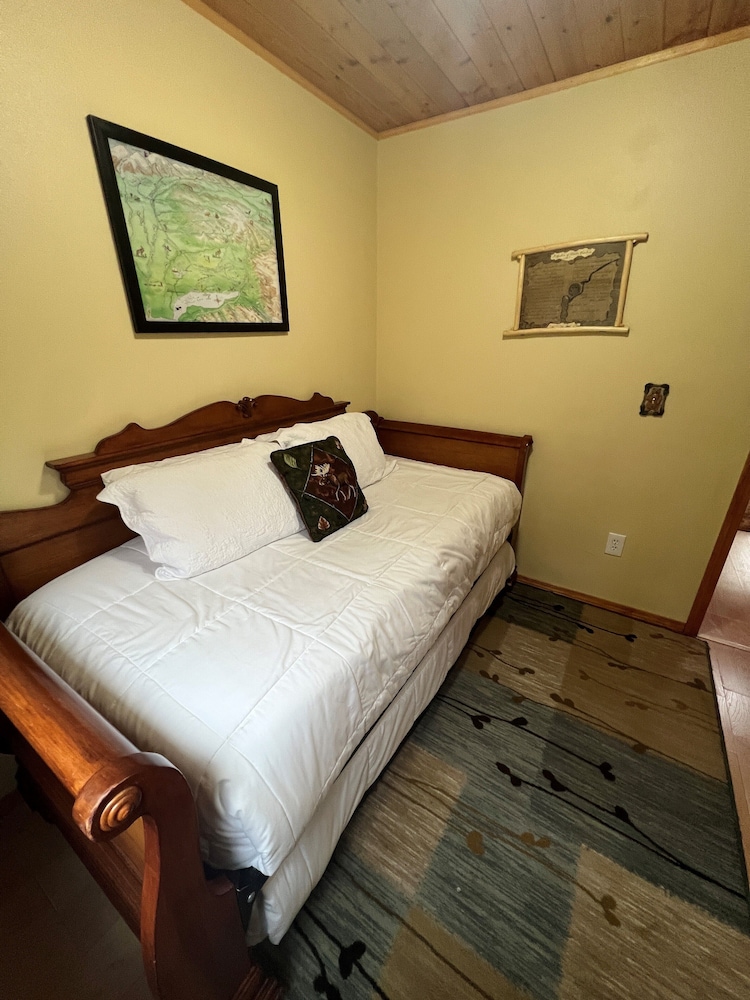 Alaska Adventure Unlimited Chalets 8/42