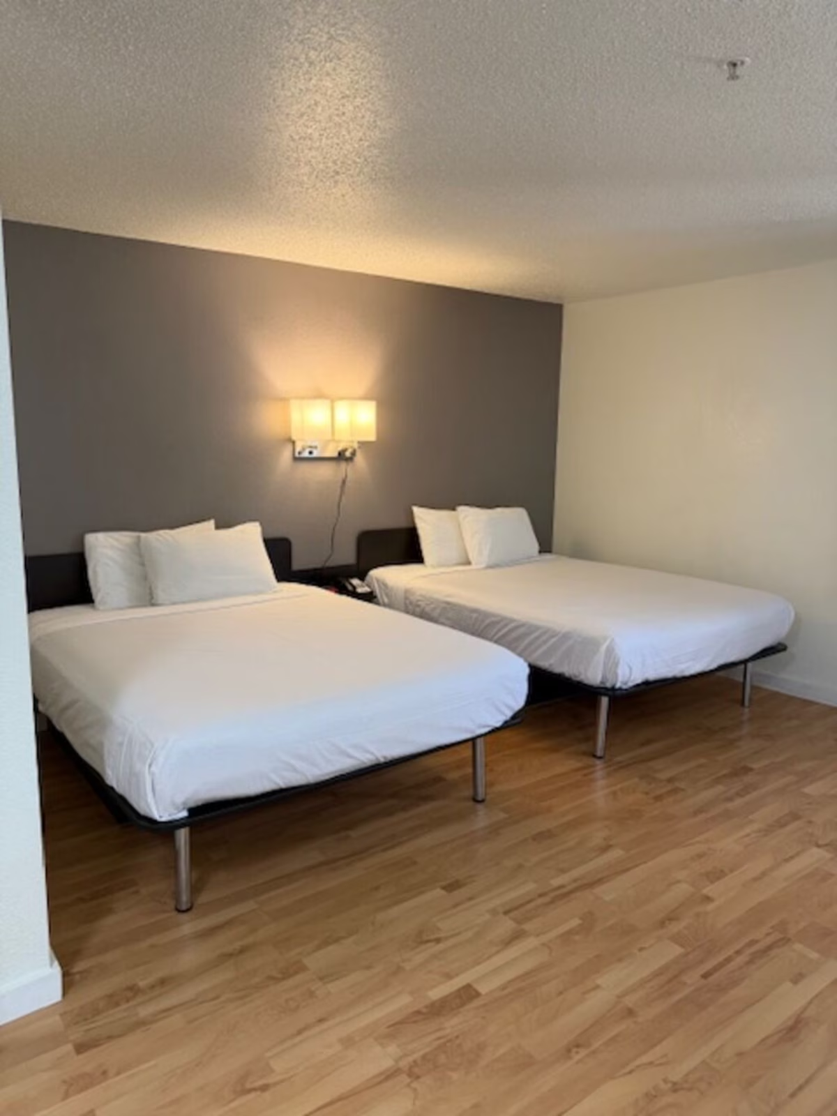Suburban Studios Dallas Northwest Walnut Hill 6/49