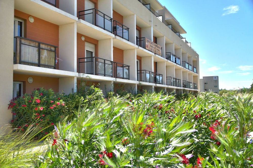 KOSY Aparthotel Campus del Sol Esplanade 9/67