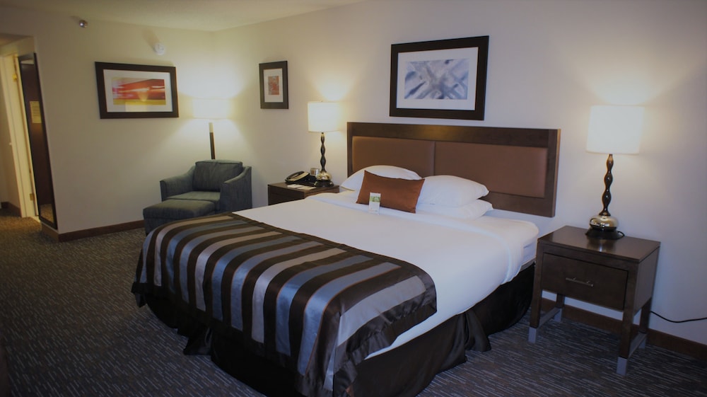 Wingate by Wyndham Chattanooga 11/32