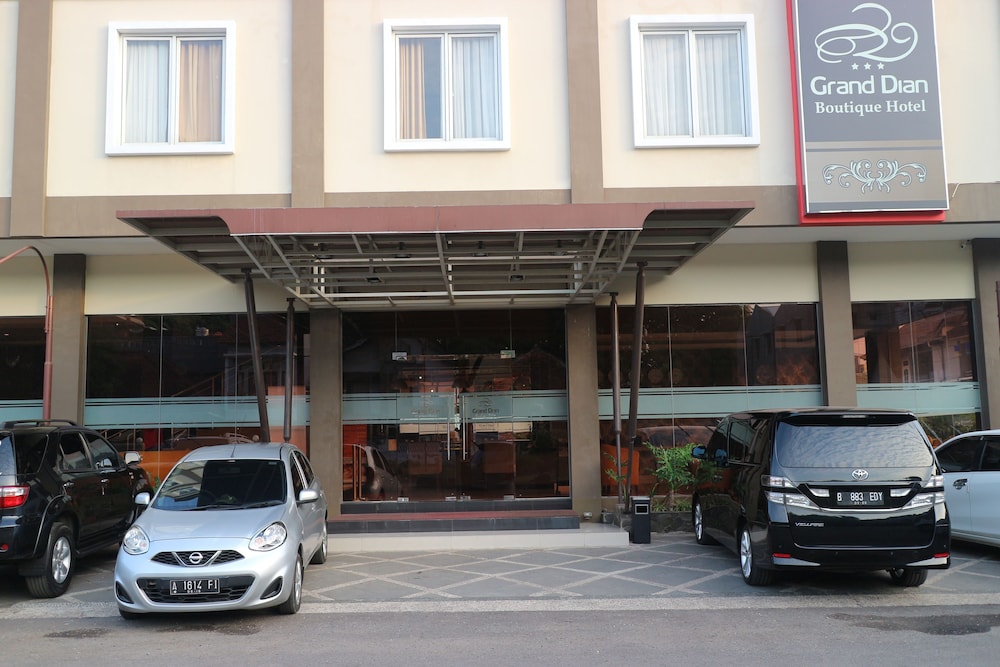 Grand Dian Boutique Hotel Cirebon 29/31