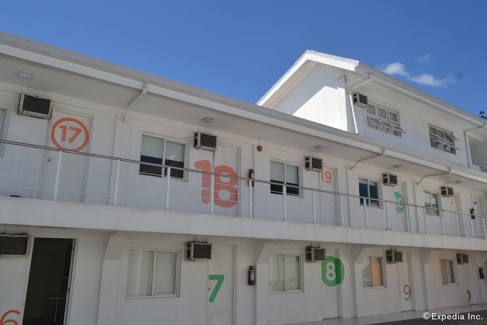 ISLANDS STAY HOTEL MACTAN 5/25