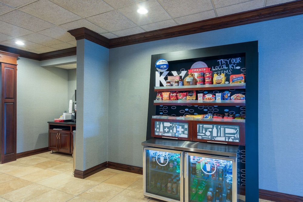 Hampton Inn London-North 25/29