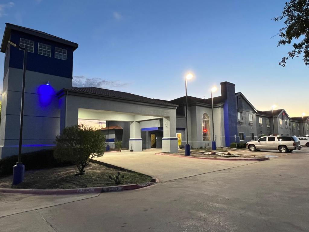 Americas Best Value Inn Suites Haltom City Ft Worth 1/15