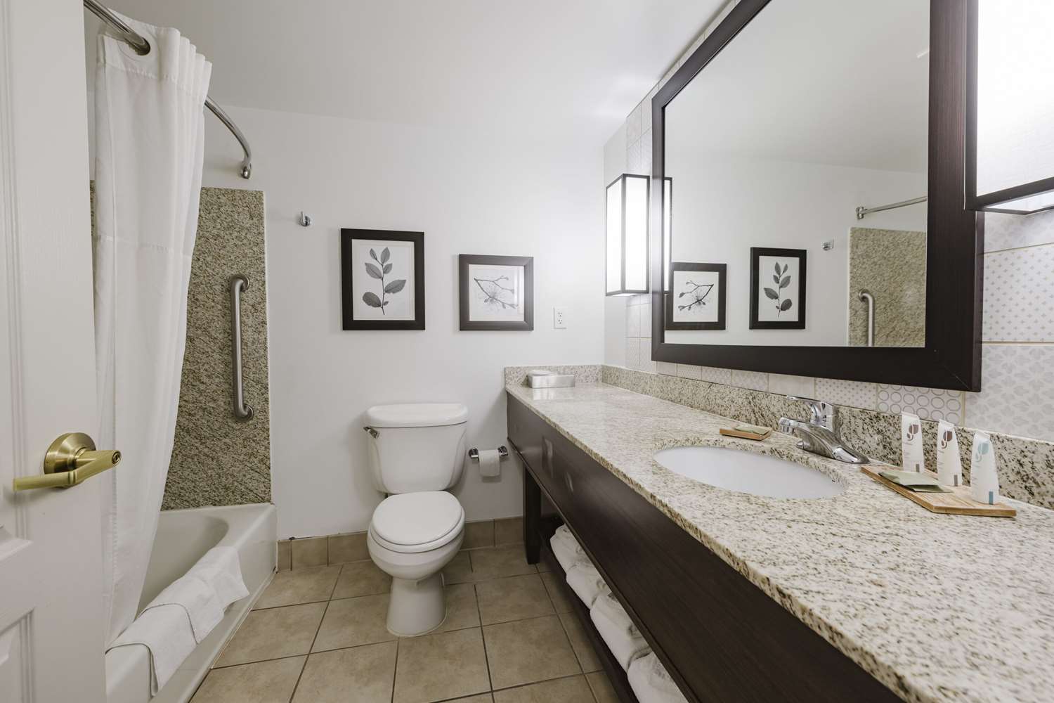 Country Inn & Suites by Radisson, Queensbury - Lake George 14/14