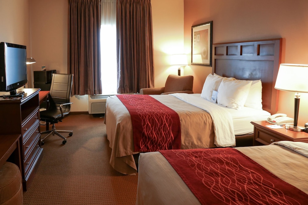 Comfort Inn & Suites Grinnell near I-80 15/32