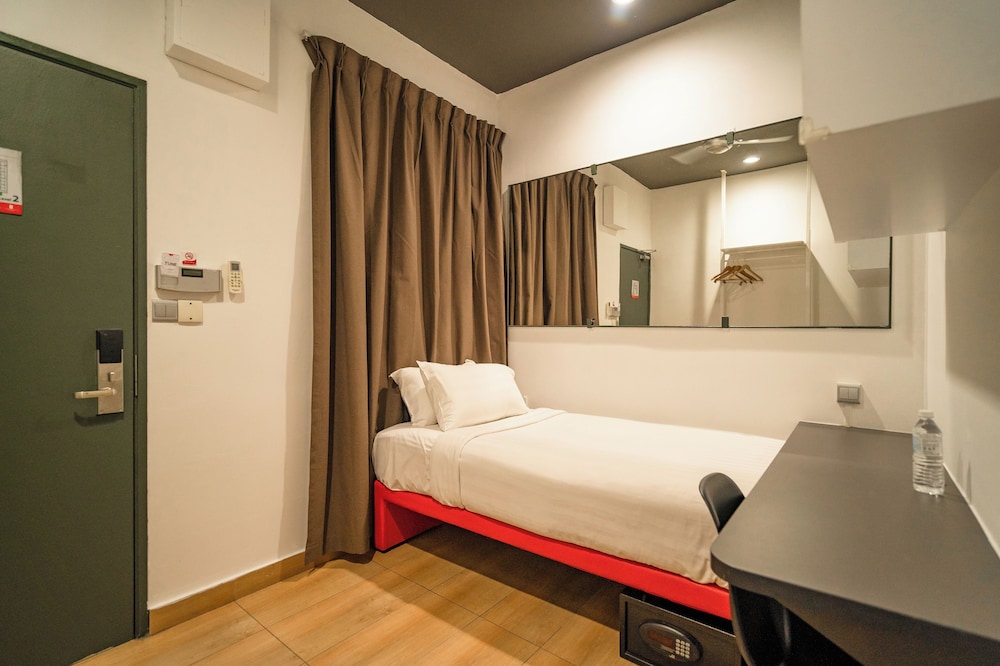 Tune Hotel Klia Aeropolis 51/52