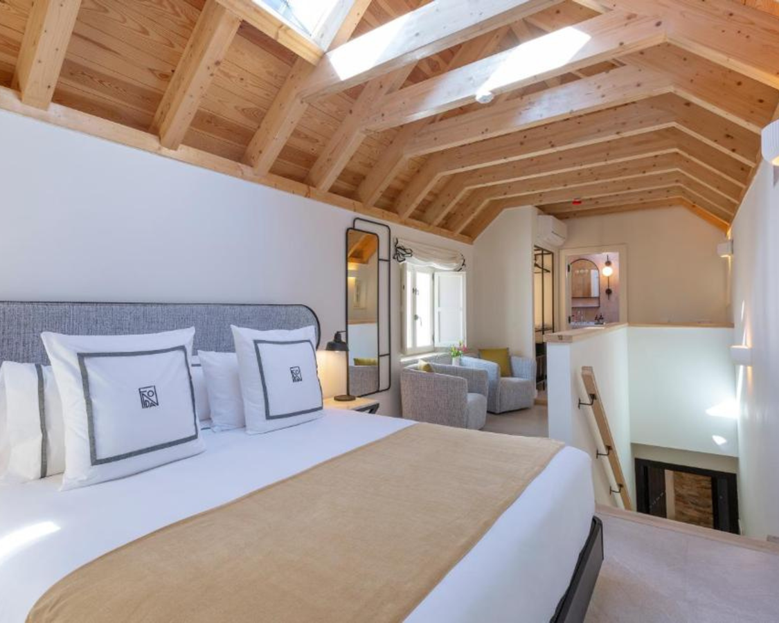 Deluxe, Patio, Attic