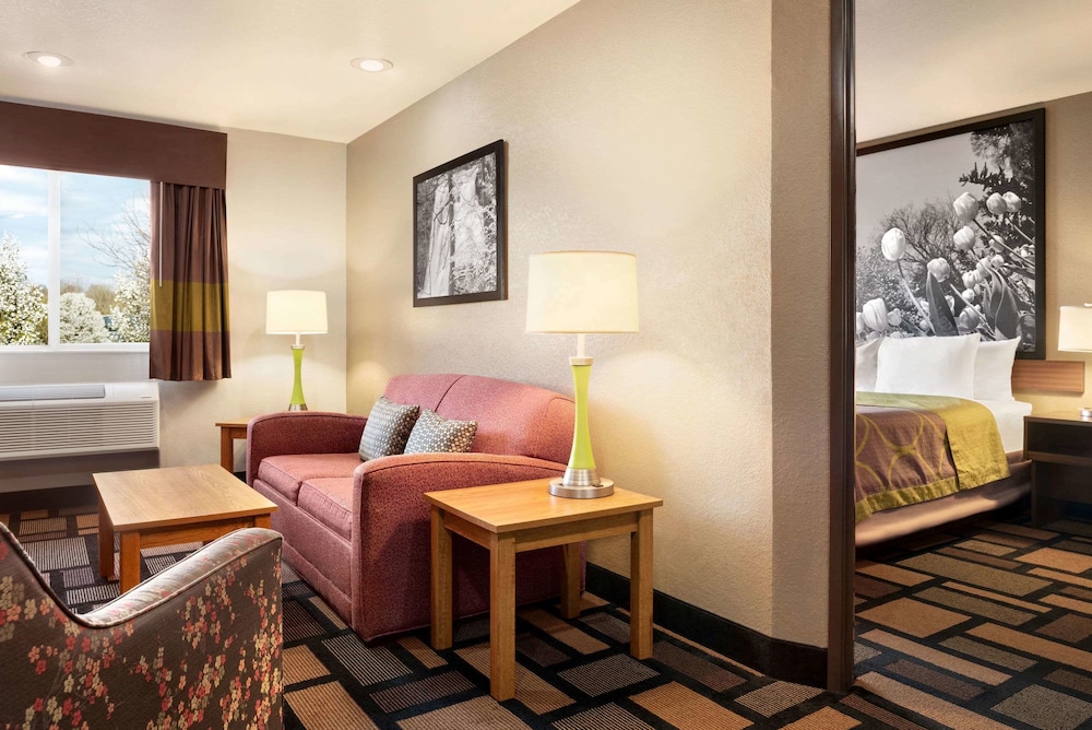 Super 8 by Wyndham Akron S/Green/Uniontown OH 29/57