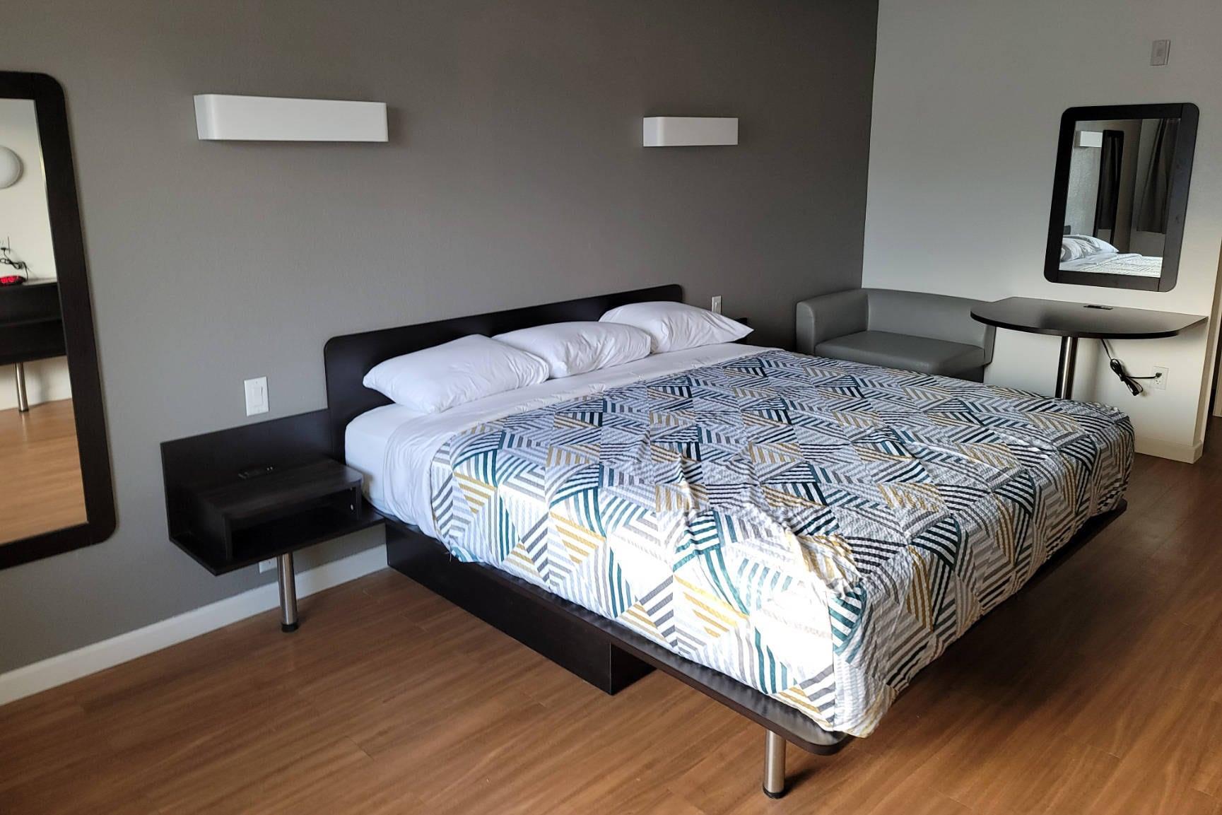 Suite, King Bed