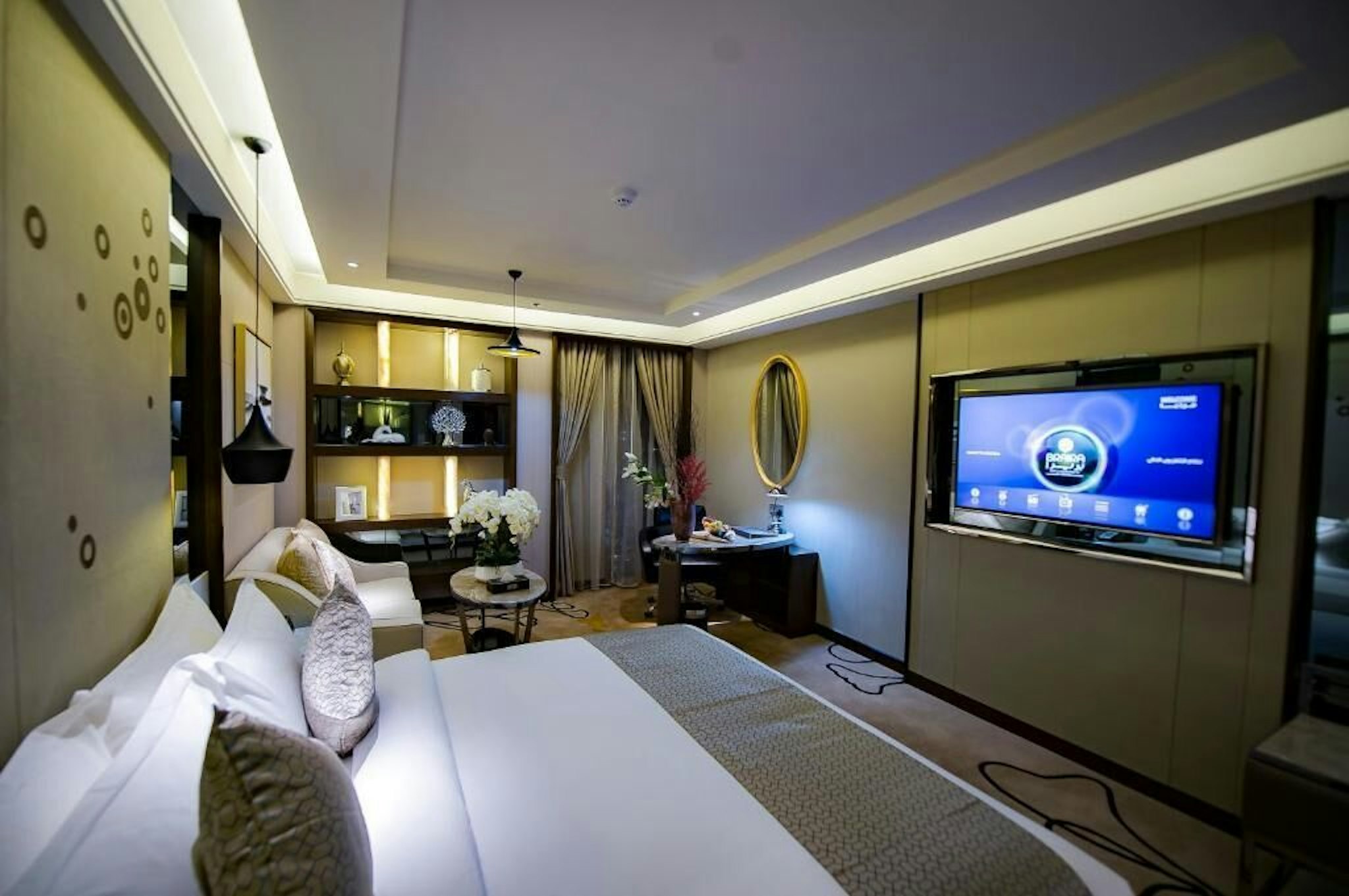 SUPERIOR, SUITE