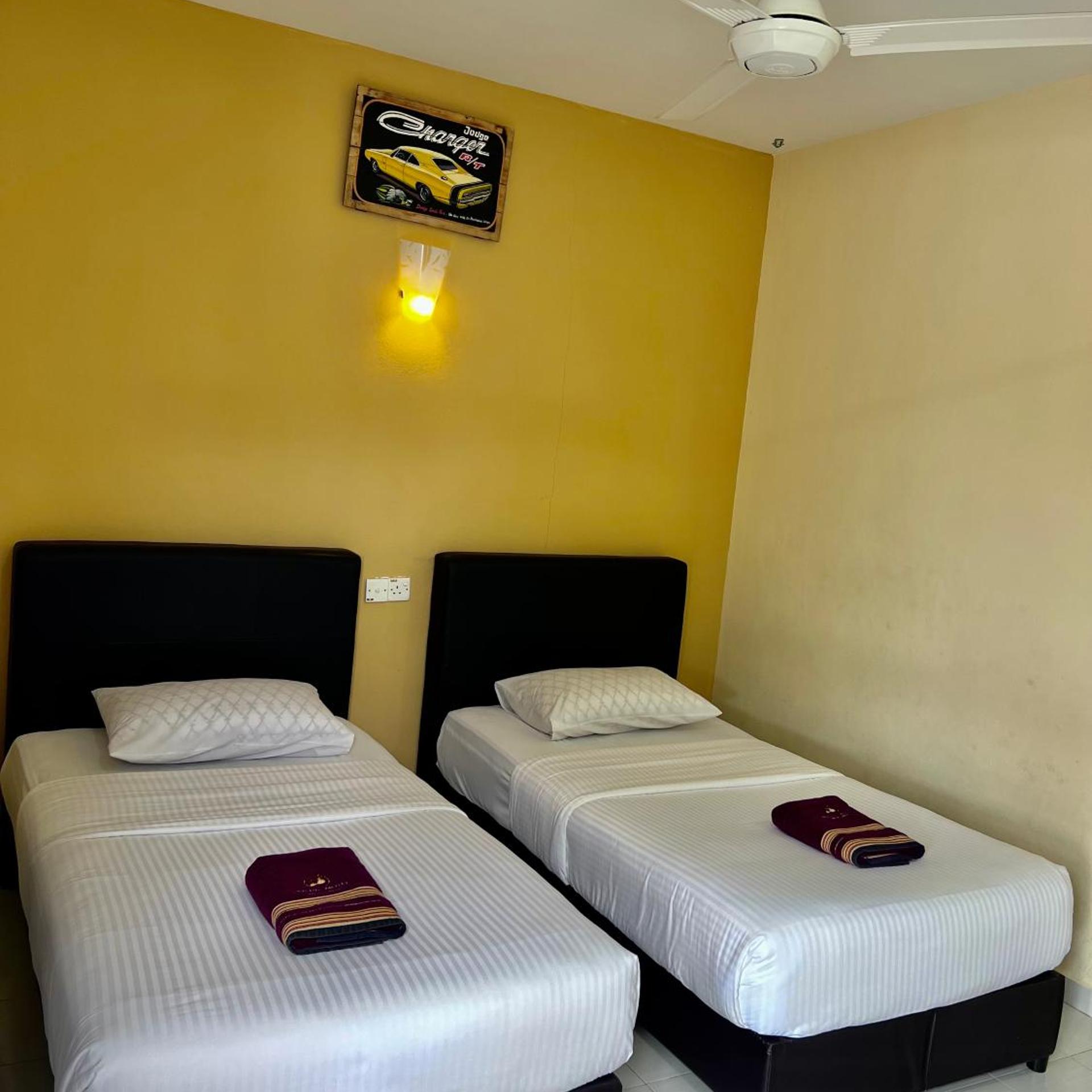 Dhania Motel 9/41