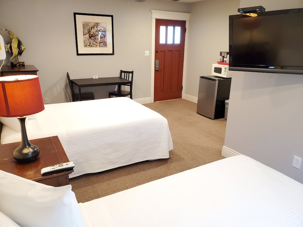 Coronado Island Inn 17/30