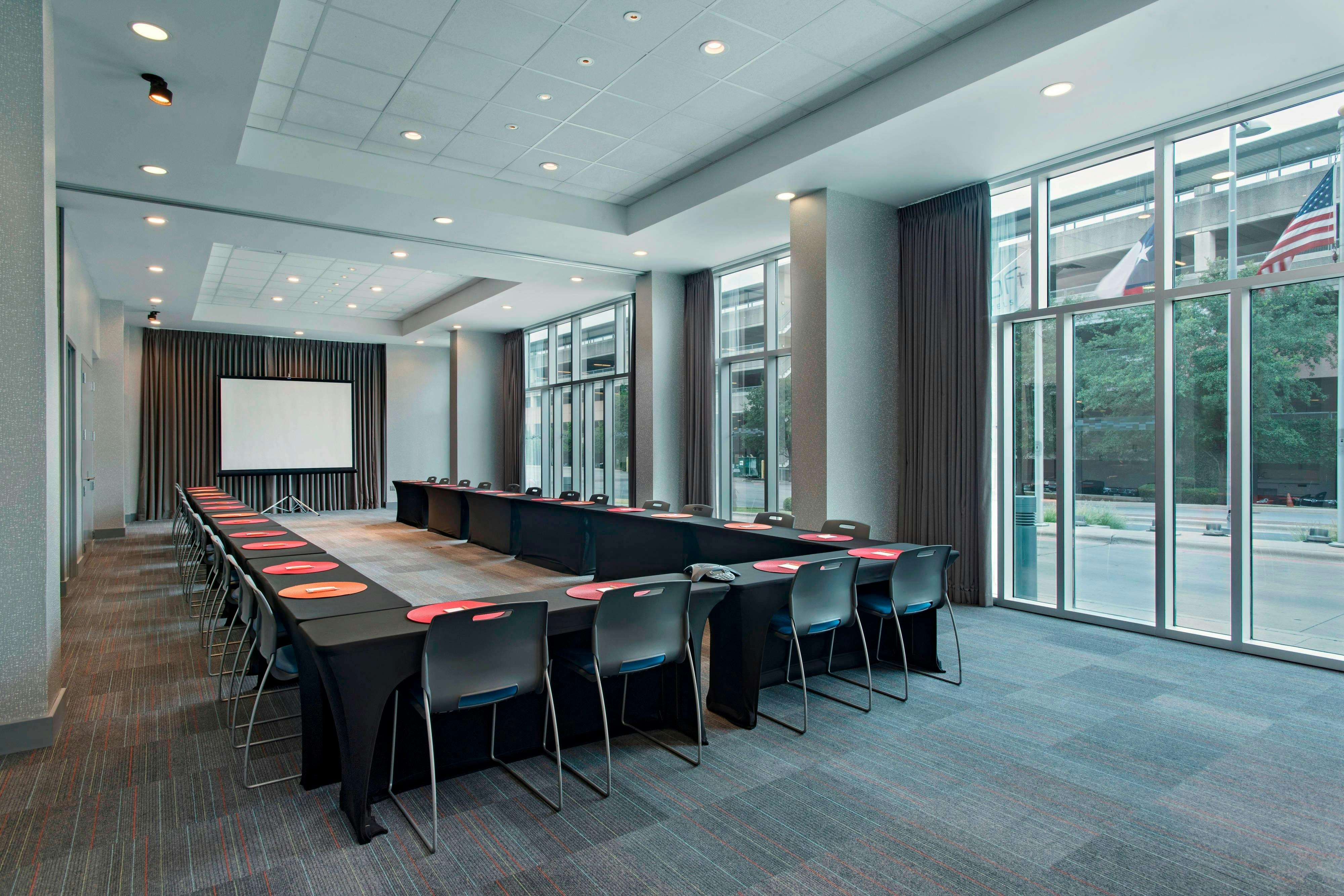 Aloft Austin at The Domain 18/22