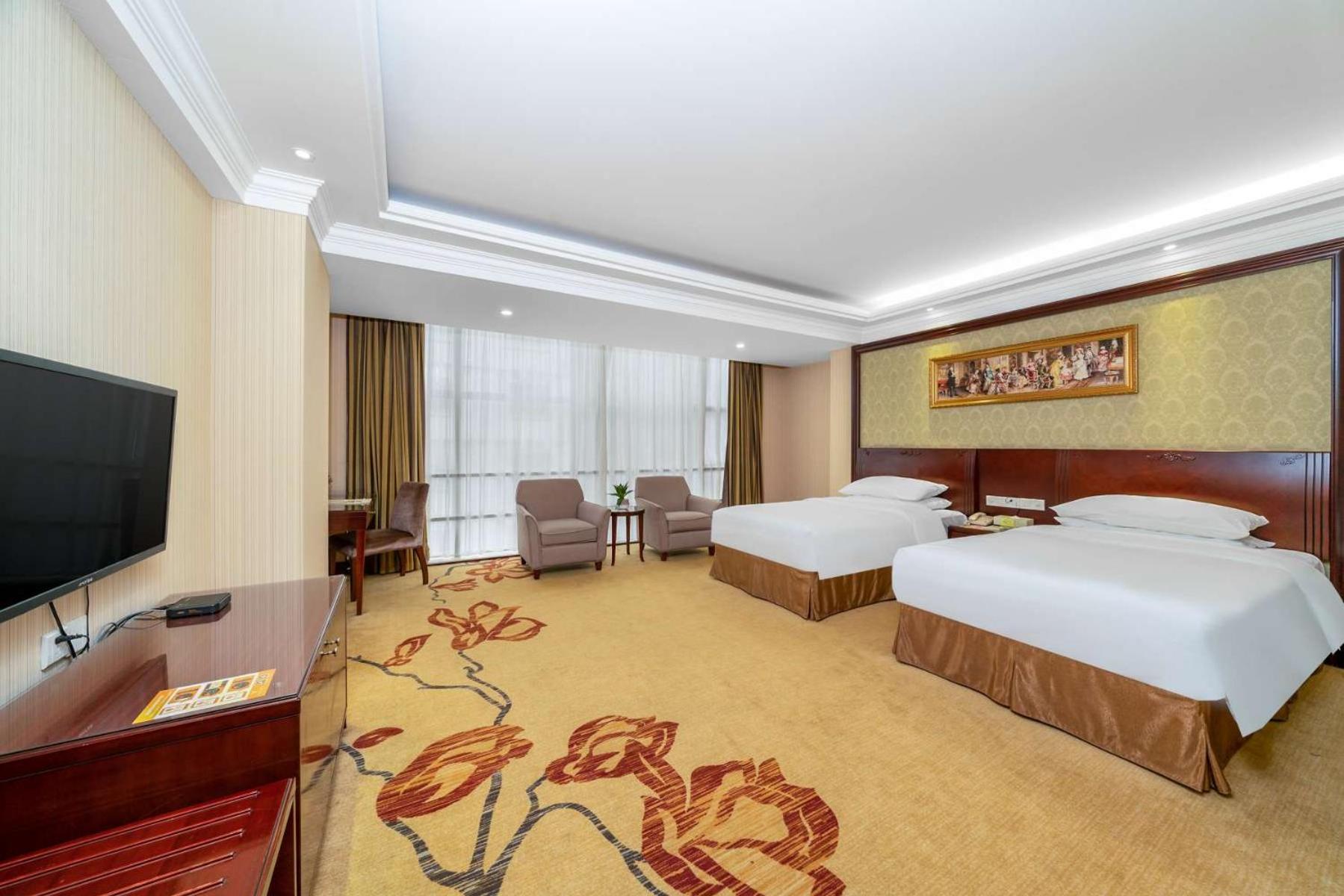 Vienna Hotel (Dongguan Houjie Convention and Exhibition Center) 38/75