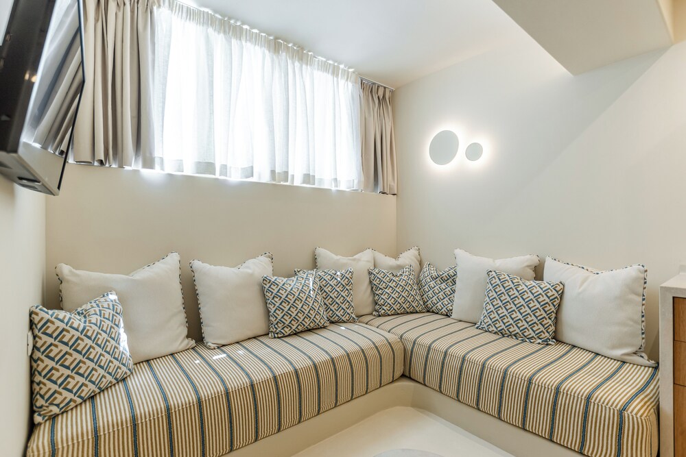 Antony Suites 30/50