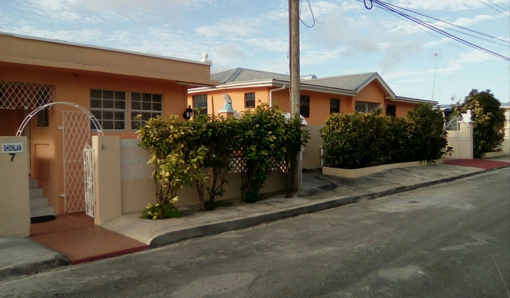 Shonlan Inn And Apartments 6/20