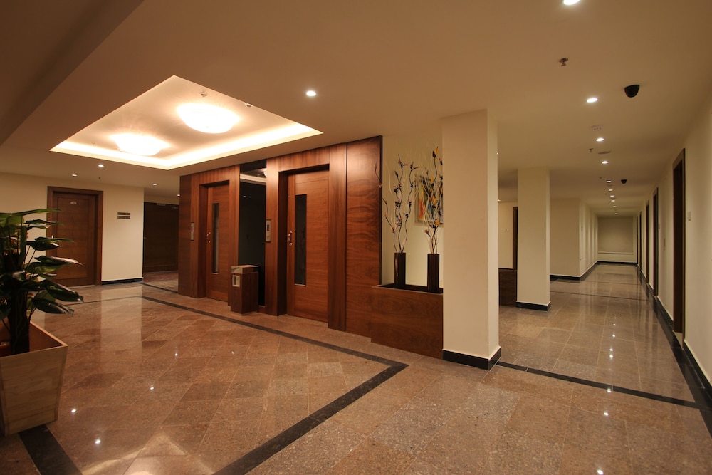 Hotel Hyderabad Grand 8/42