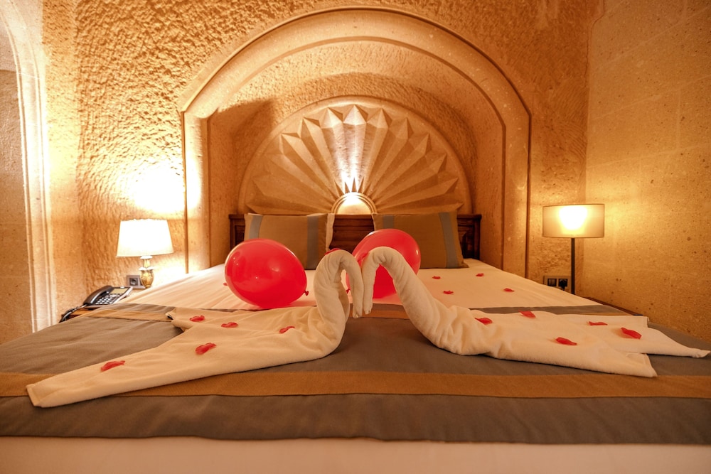 Misty Cave Hotel 9/50