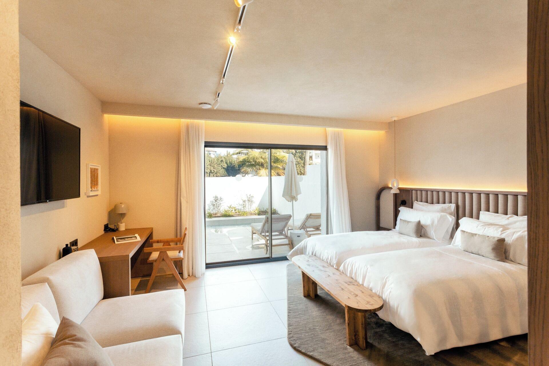 ANFITRION VILLAS & SUITES MARBELLA 12/50