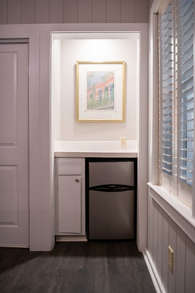 French Quarter Suites Hotel 9/55