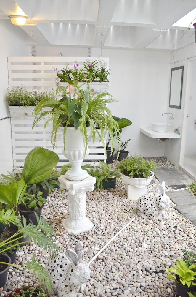 Casa Blanca Boutique Hotel 65/73