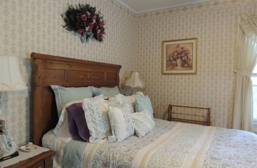Brookview Manor Inn of the Poconos 14/51