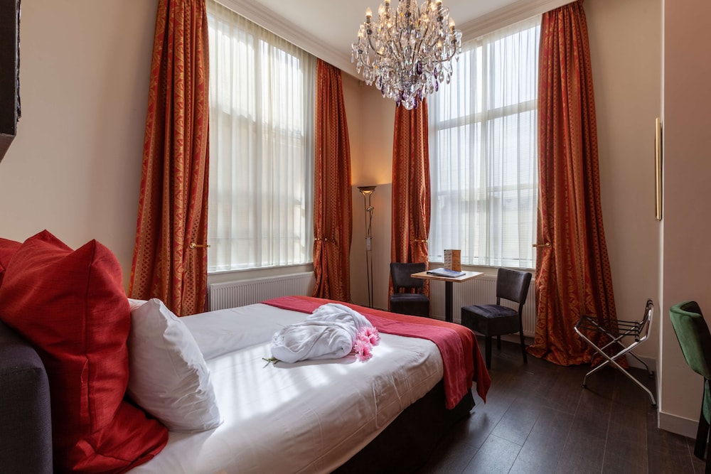 Grand Museum Hotel, BW Signature Collection 33/64