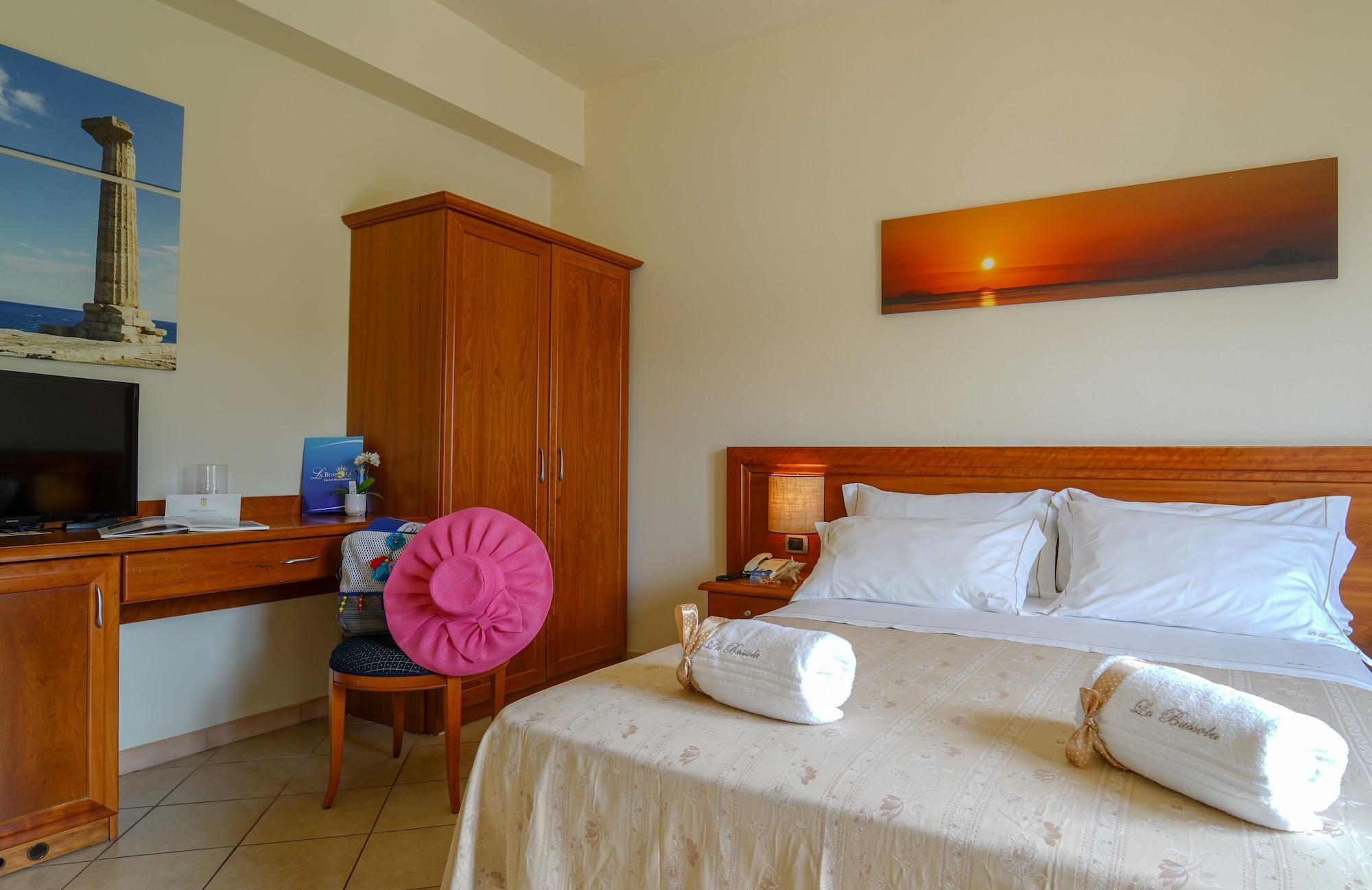 STANDARD, DOUBLE OR TWIN BED, BALCONY