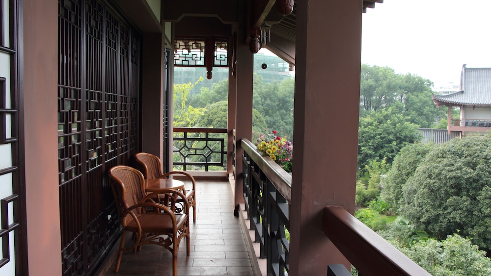 Guilinyi Royal Palace 6/50