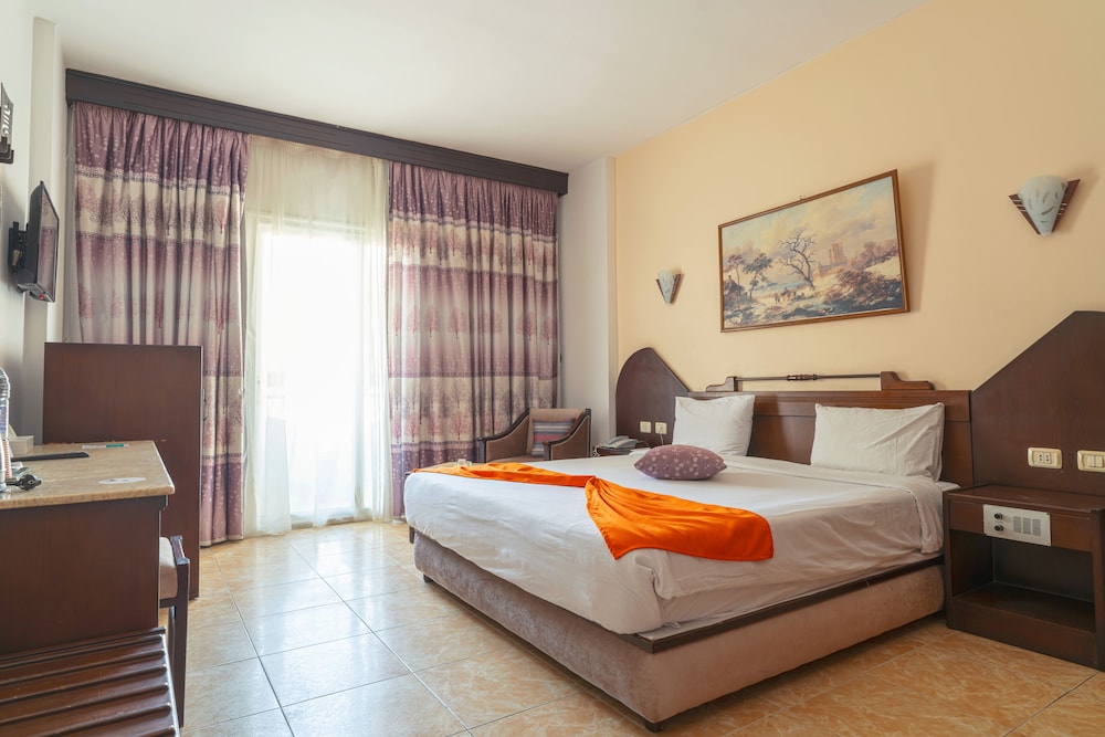 Aracan Hotel 6/33