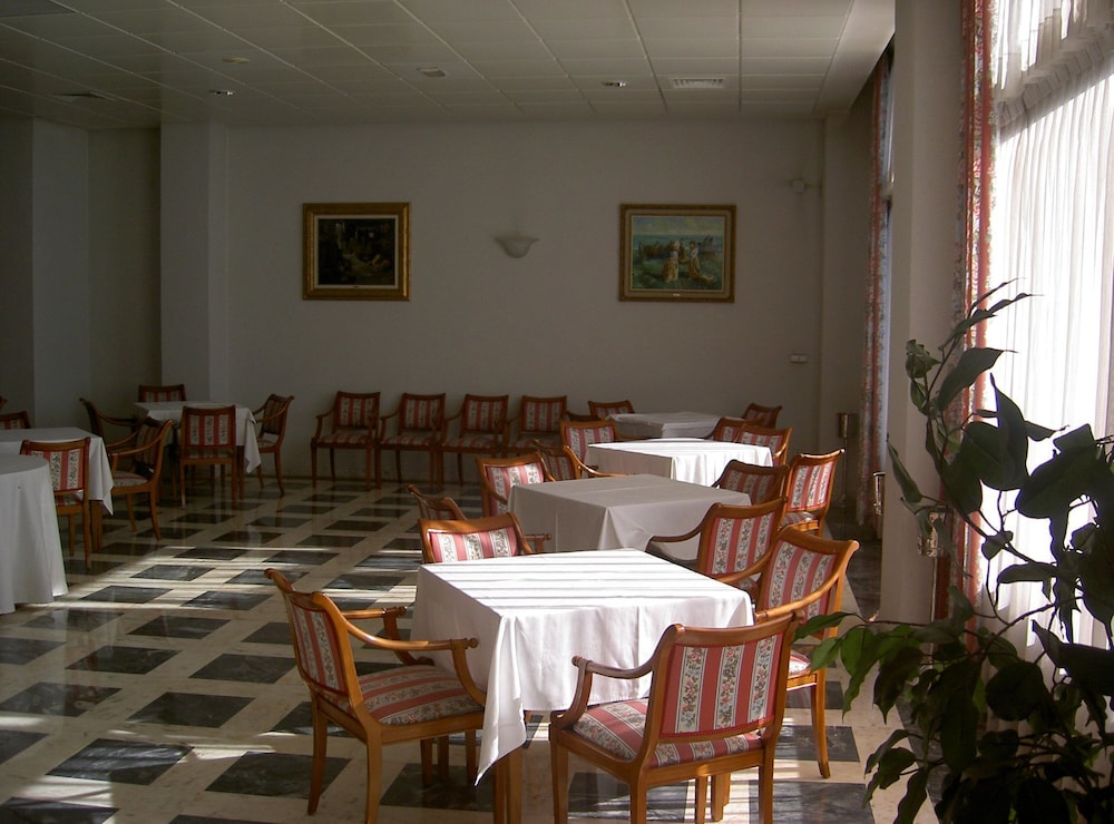 Hotel Turia 49/79