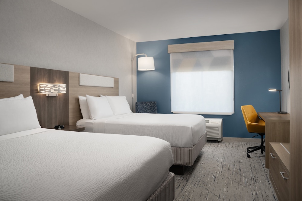 Holiday Inn Express Suites Alexandria Fort Belvoir 18/73