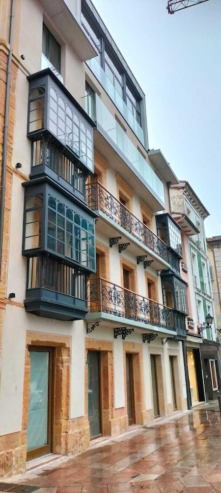 Zalle Oviedo Suites 3/15