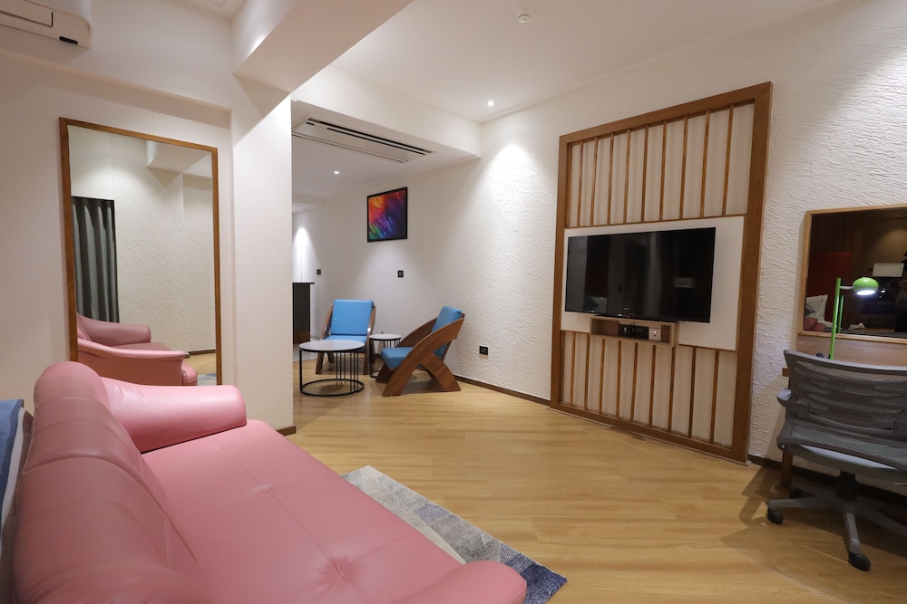 Ramada Encore by Wyndham Viramgam 36/58