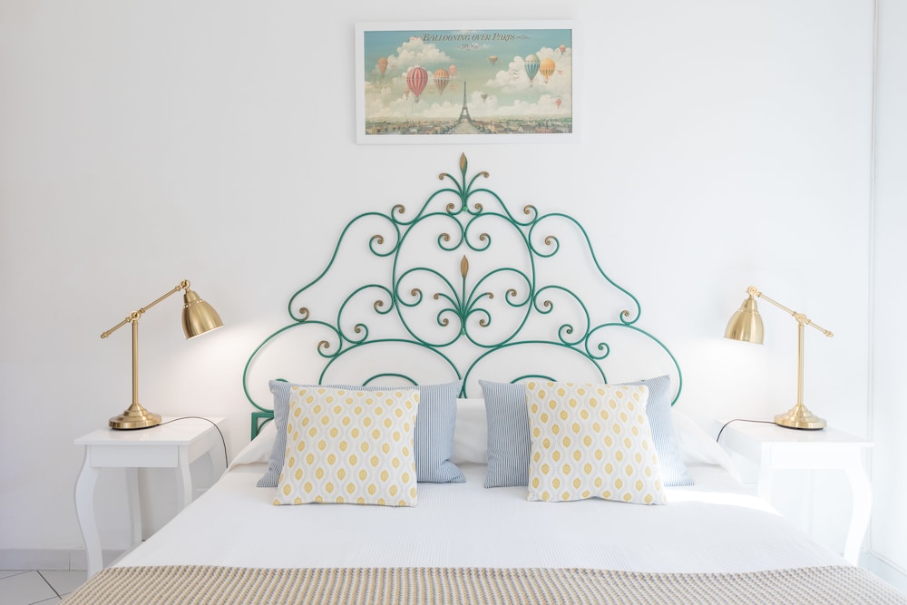 B&B Piazza Fratti 33/69