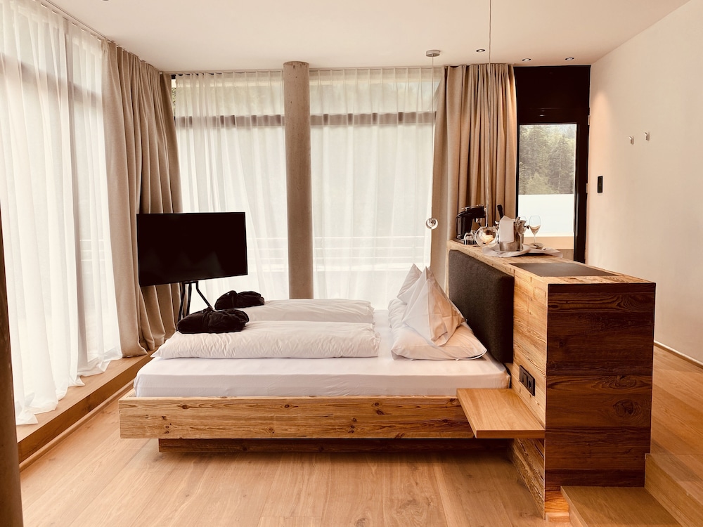 Spa, King Bed, Panoramic, Side Sauna, Terrace, Corner