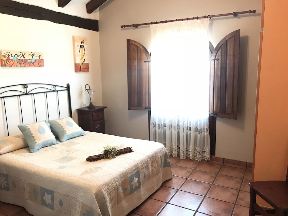 Posada Mediavia 7/37